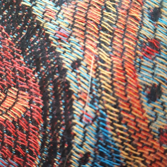 SALE!! geometric fashion scarf NWT (box13) - Picture 6 of 6